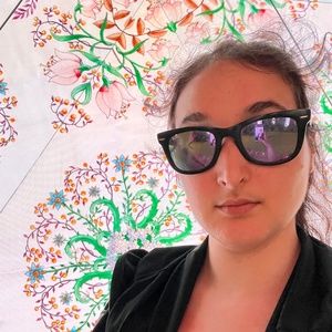 Meet your Posher, Rebecca